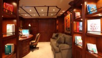 Yacht NOMAD - Master Office